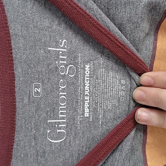 Gilmore Girls T-Shirt - Picture 2 of 2